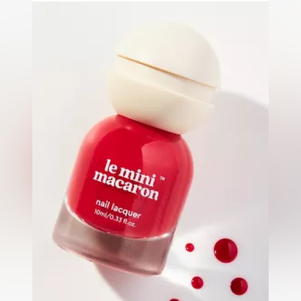 Anthropologie LE MINI MACARON LE SWEET NAIL LACQUER CHERRY RED